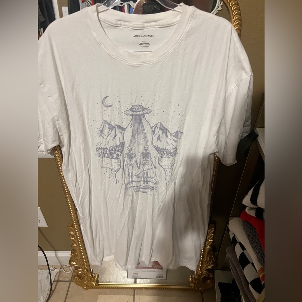 American Eagle Outfitters White Graphic T-Shirt